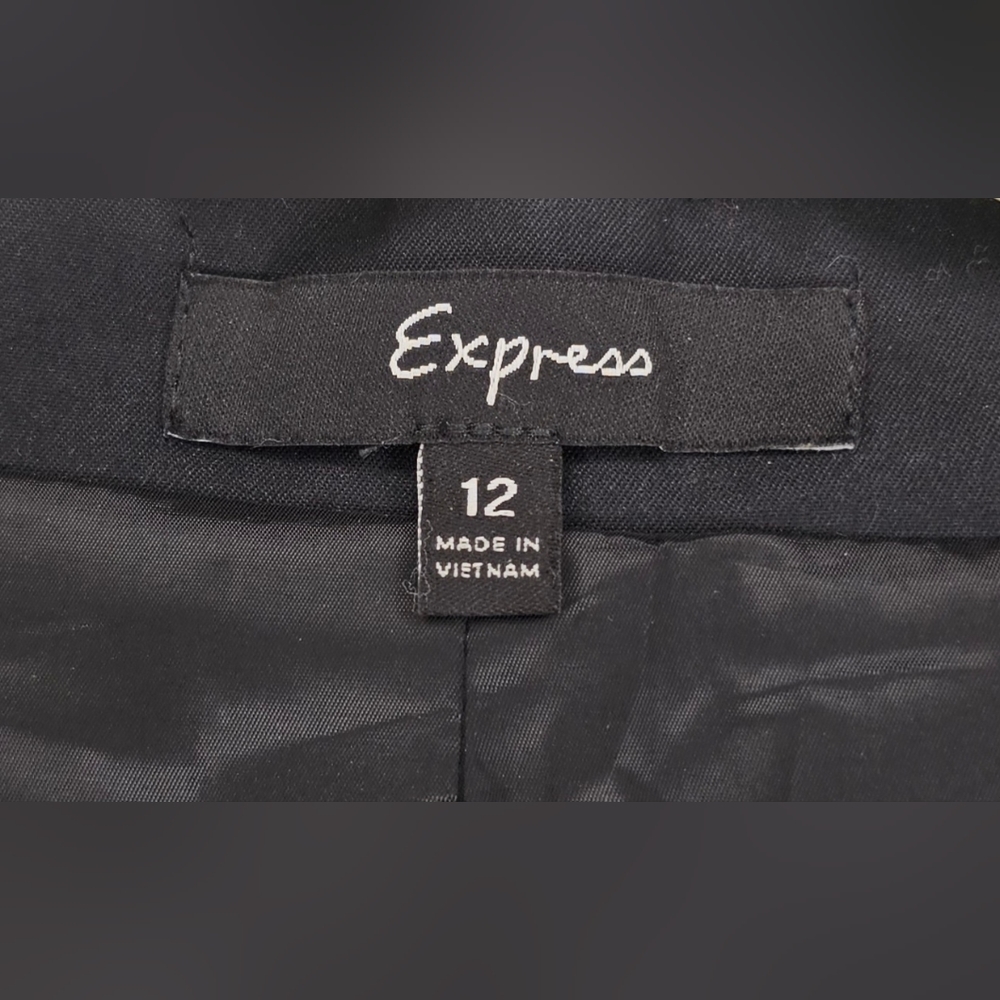 [EXPRESS] NWOT ☆ Vintage Cropped Black Blazer☆《12》Clasp Closure - Picture 11 of 16